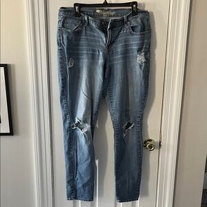 Old Navy Women's Distressed Blue Straight Leg Jeans